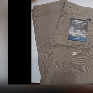 Mens Mountain Khakis Original Mountain Pants. Size 42×32. NWT